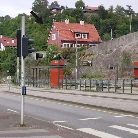 Apartamento Kjellerleilighet I Fana Til Leie-med Gratis Parkering Og Mange Kollektiv Reisemuligheter Bergen