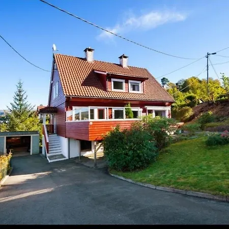 Apartamento Kjellerleilighet I Fana Til Leie-med Gratis Parkering Og Mange Kollektiv Reisemuligheter