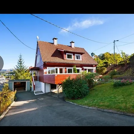Kjellerleilighet I Fana Til Leie-med Gratis Parkering Og Mange Kollektiv Reisemuligheter Bergen