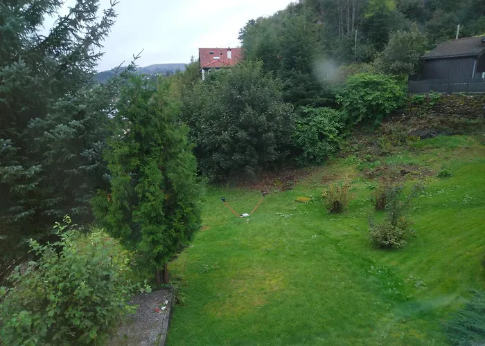 Kjellerleilighet I Fana Til Leie-med Gratis Parkering Og Mange Kollektiv Reisemuligheter Apartment *