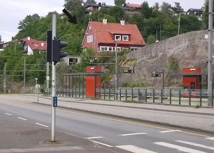 Apartament Kjellerleilighet I Fana Til Leie-med Gratis Parkering Og Mange Kollektiv Reisemuligheter Bergen