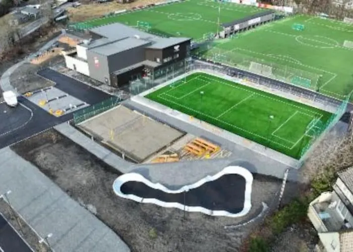 Kjellerleilighet I Fana Til Leie-med Gratis Parkering Og Mange Kollektiv Reisemuligheter Apartment *