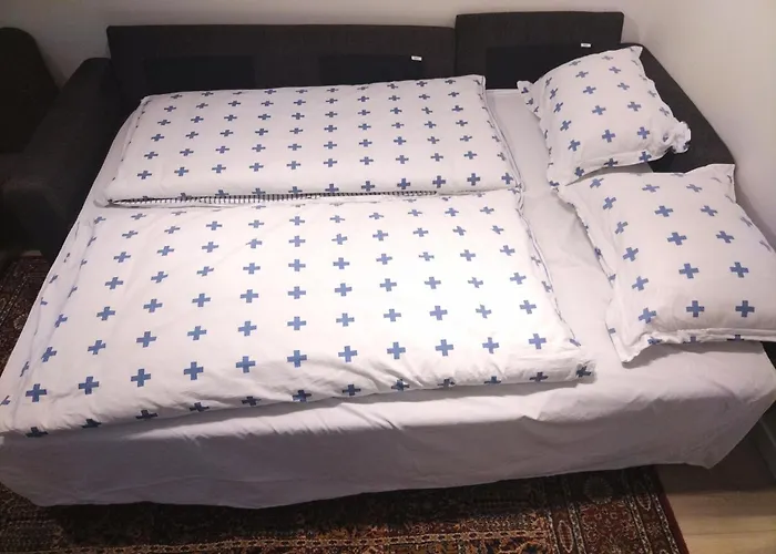 Kjellerleilighet I Fana Til Leie-med Gratis Parkering Og Mange Kollektiv Reisemuligheter *