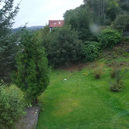 Kjellerleilighet I Fana Til Leie-med Gratis Parkering Og Mange Kollektiv Reisemuligheter アパート *